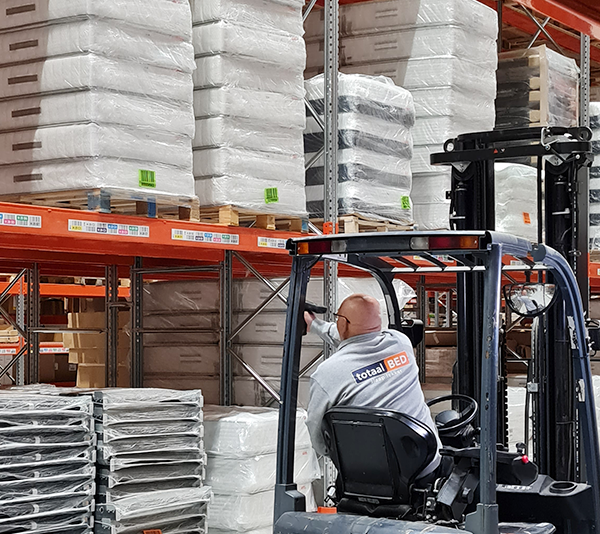 ONE2ID succesverhaal totaalBED multikleuren multilevel magazijnlabels